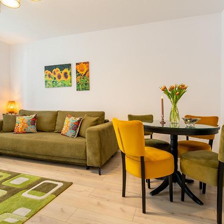 Springhome - Cozy Apartment With Balcony & Parking Brašov Exteriér fotografie