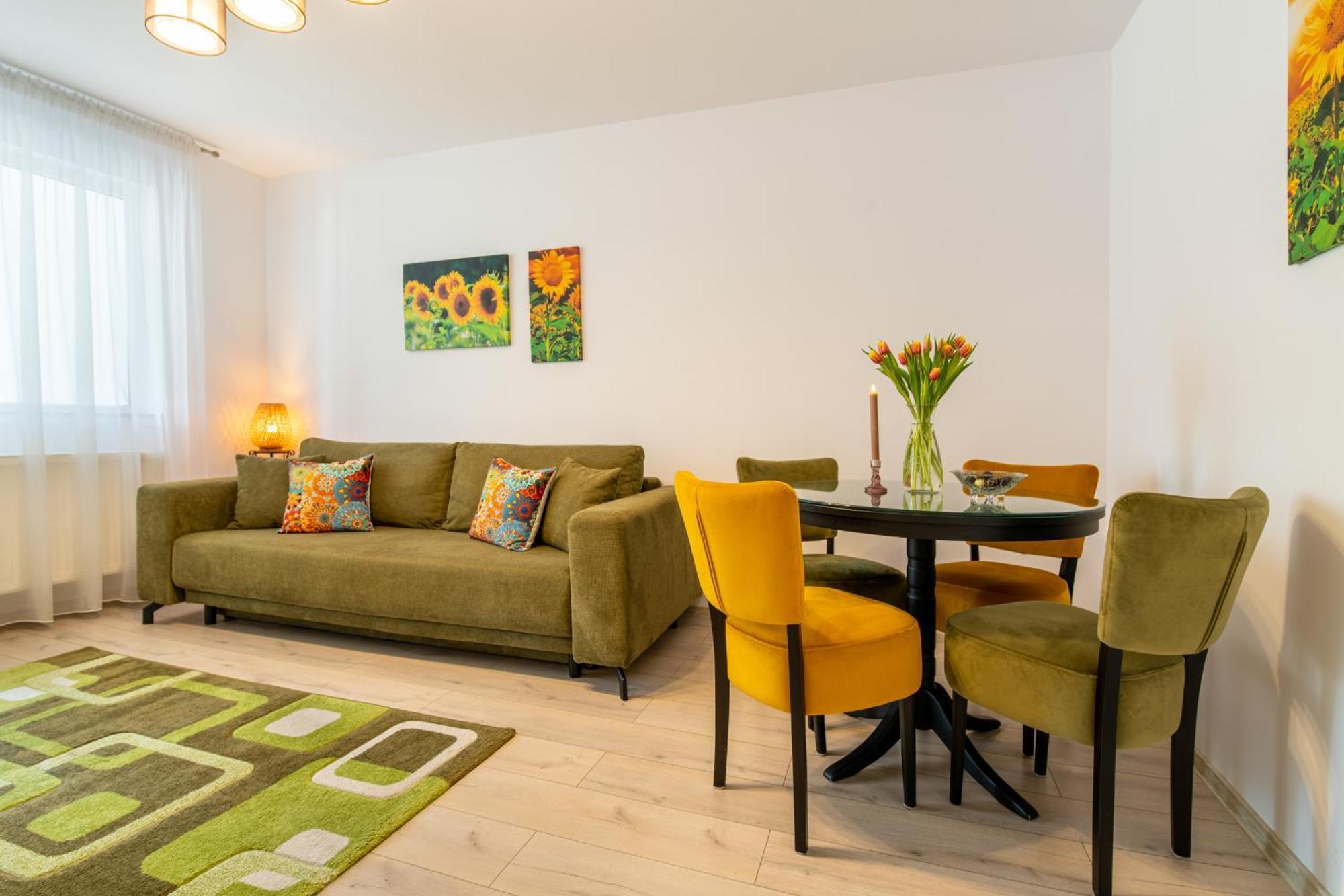 Springhome - Cozy Apartment With Balcony & Parking Brašov Exteriér fotografie