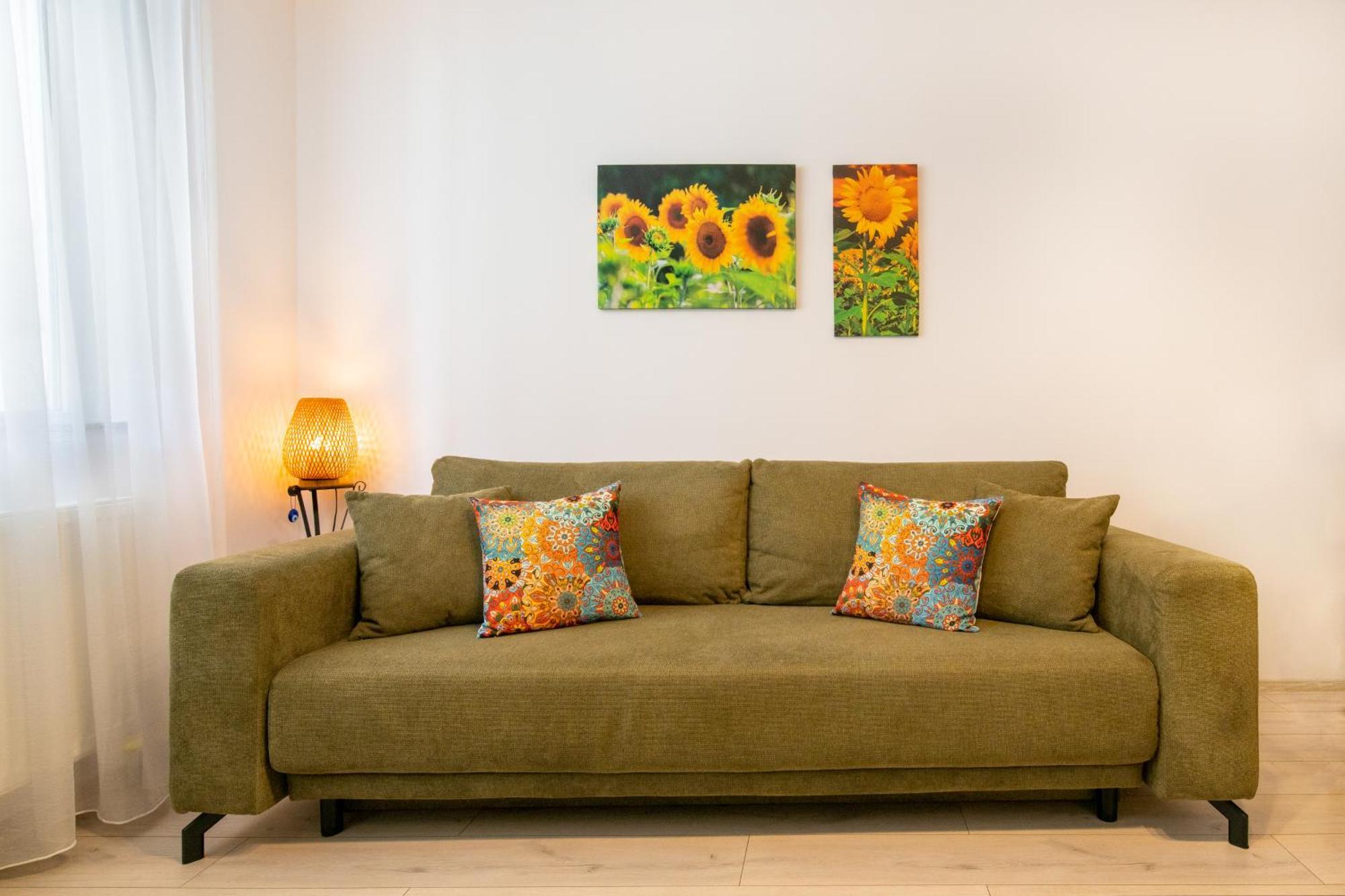 Springhome - Cozy Apartment With Balcony & Parking Brašov Exteriér fotografie