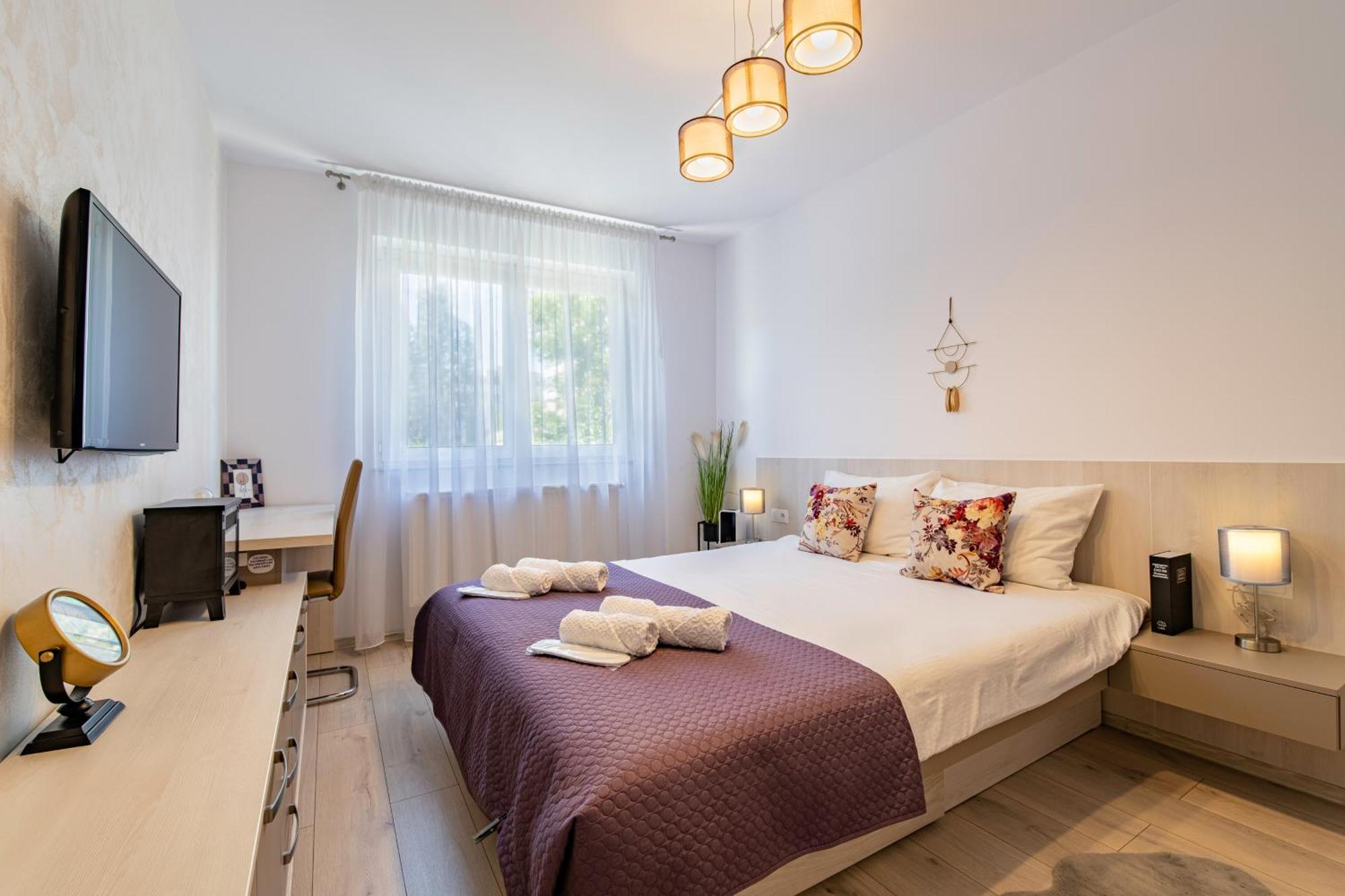 Springhome - Cozy Apartment With Balcony & Parking Brašov Exteriér fotografie