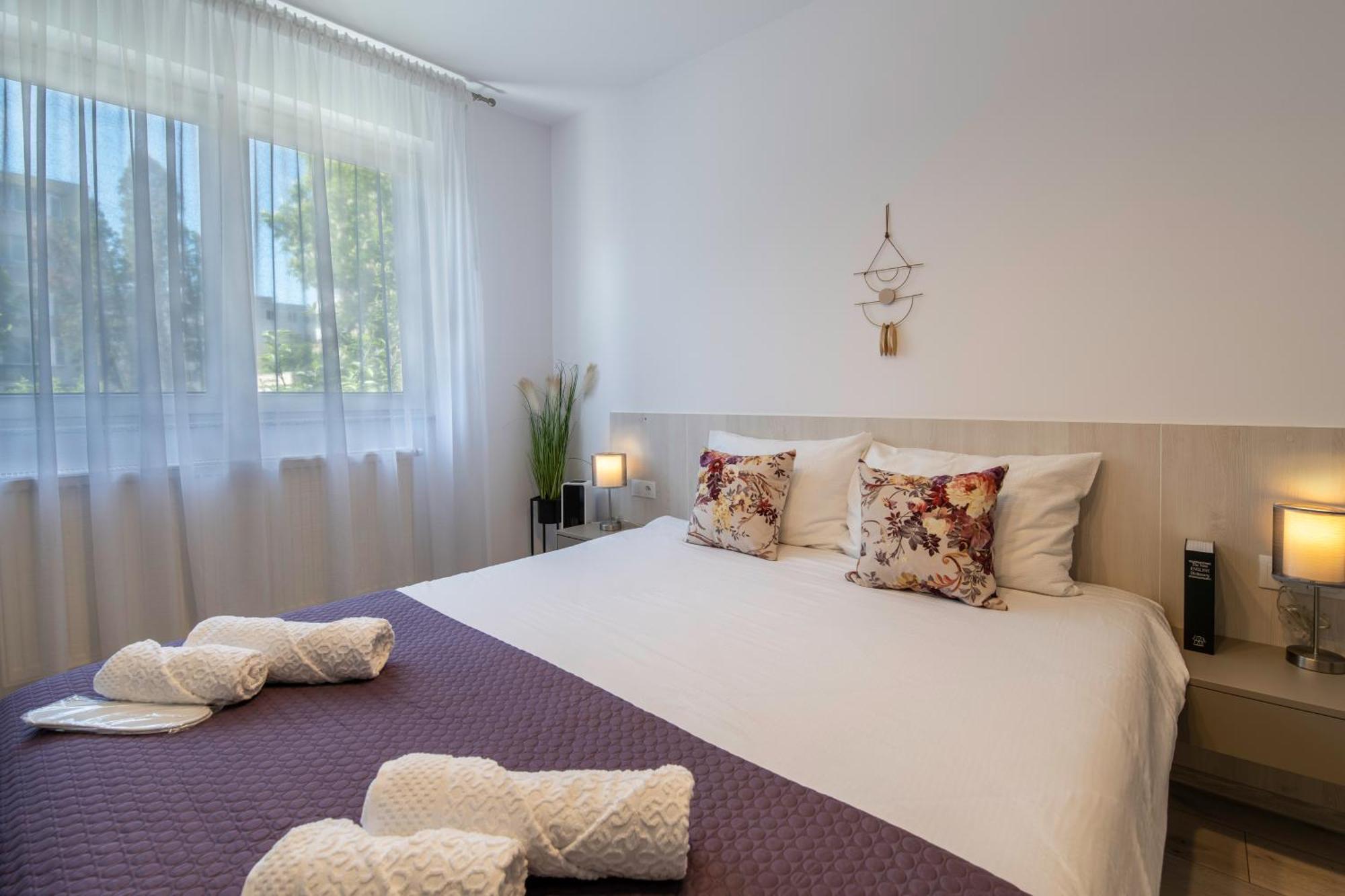 Springhome - Cozy Apartment With Balcony & Parking Brašov Exteriér fotografie